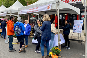 volunteers-booth